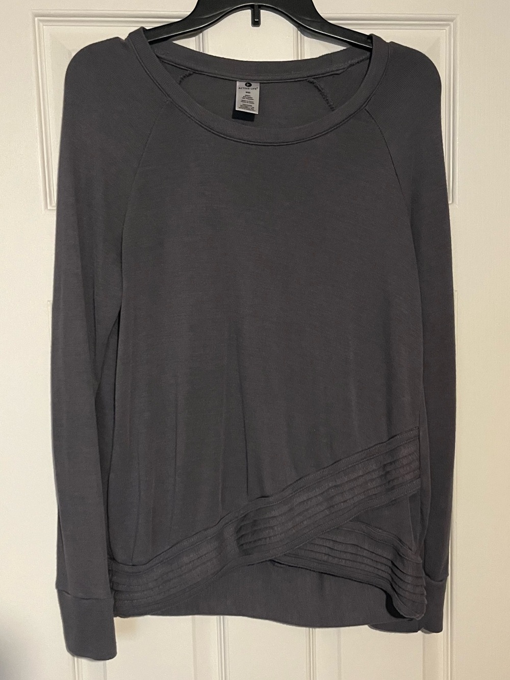 Active Life Women's Charcoal Gray Long-Sleeve Pullover with Asymmetric Hem